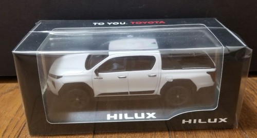 Toyota hilux white 614521 - toyota,