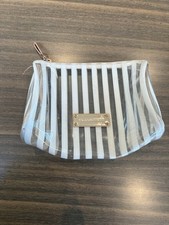 VICTORIA’S SECRET MAKE UP BAG