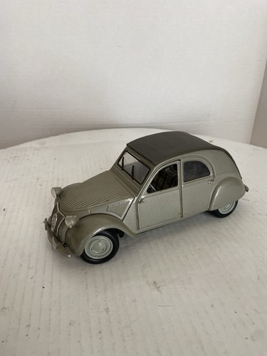 Maisto 1952 citroen - maisto, grey