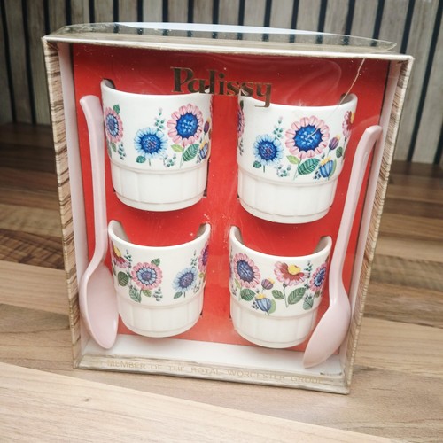 Palissy egg cup floral set - cup,