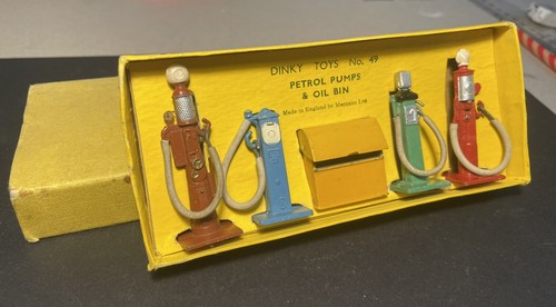 Dinky toy petrol pump set - toy,