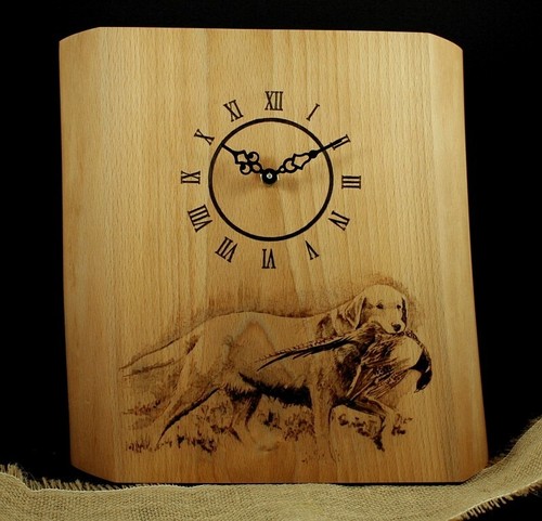 Wooden desk clock hunting dog