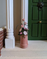 Scale dolls house - 1:12,