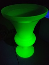 Opaline vase / URALINE -