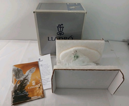 Lladro follow figurine - lladro, me