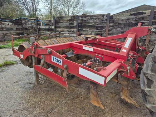 Sumo trio metre mounted - sumo,