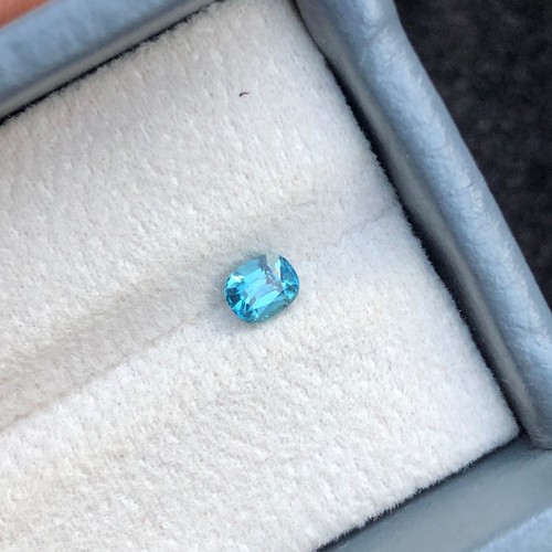 Natural 40ct paraiba blue - 0.40ct,