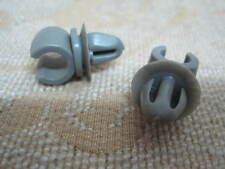 2 NOS GENUINE FORD ESCORT Mk2 RS1800 RS2000 MEXICO 8mm SPEEDO CLIP.