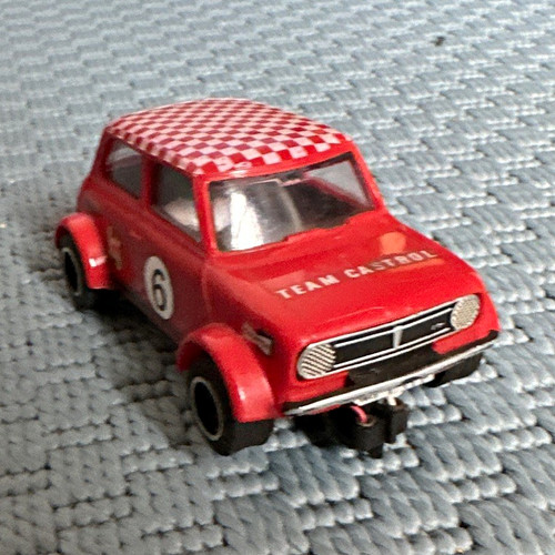 Scalextric mini team castrol - scalextric,