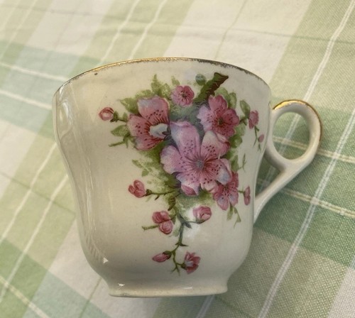 Grindley cream petal - petal, apple