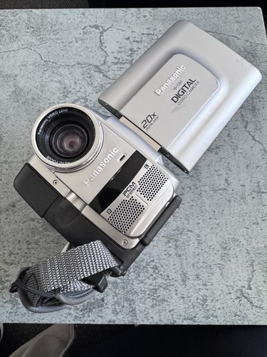 Panasonic ds5 camcorder - nv-ds5,