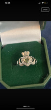 Claddagh 18th white gold ring with diamonds and peridot size l 