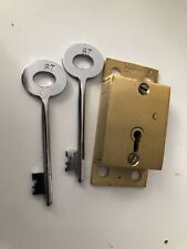 Post box Lock post office lock & 2 keys parts royal mail READ DESCRIPTION