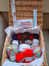 Knitting Christmas Hamper Yarns/4mm needles /Accessories in Wicker Basket New