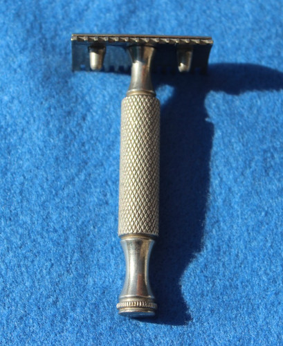 Wade butcher safety razor - &,