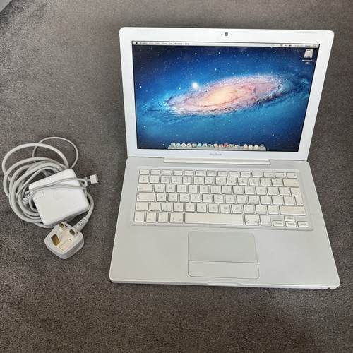 Classic apple macbook - apple, a1181