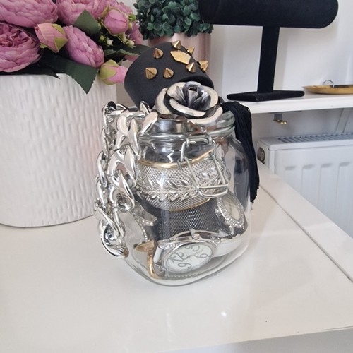 Huge jewellery watch mystery - &,