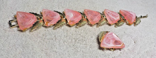 Goldtone metal leaf link - goldtone,
