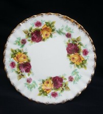 SMALL BONE CHINA PLATE RED AND