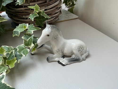 Beswick foal 915 lying - beswick, ,lying