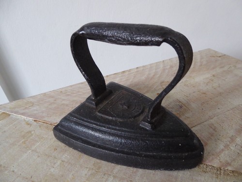 Antique flat iron no4 pugh - iron,