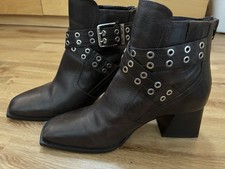 Next forever comfort Buckle