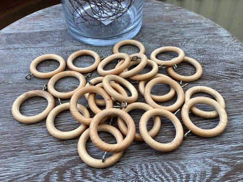 Wooden curtain rings - 22,