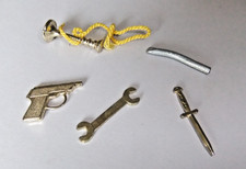 1972 Vintage Cluedo spare parts. 6 murder weapons, 6 suspects 1 dice