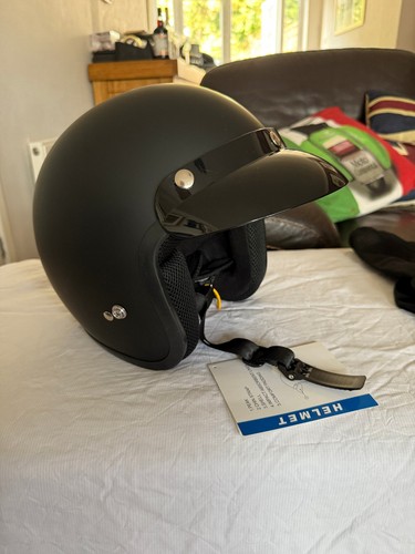Open face crash helmet matt