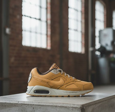 Mens Nike Air Max IVO Trainers