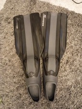 Scubapro Fins Black Size 6-7  Scuba Diving Fins Veloce Flippers 