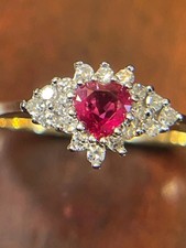 Vintage 18ct Gold Heart Cut