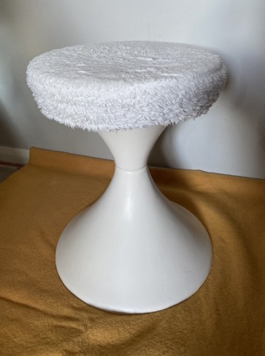 Vintage white 70s tulip seat - tulip,