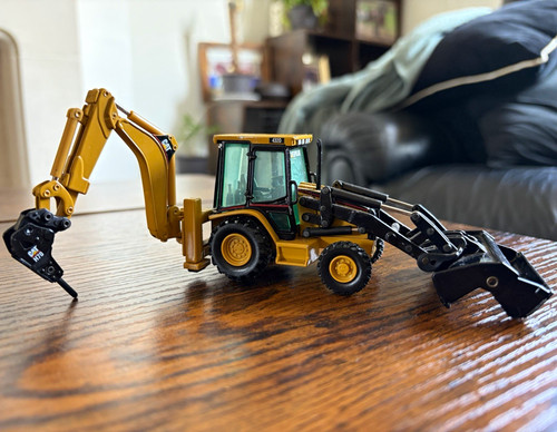 Cat 432d diecast backhoe - 1:50,
