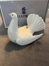 LLADRO PORCELAIN 06289 "PALOMA