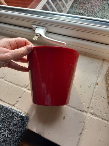 Lovely used ceramic red plant - ceramic,
