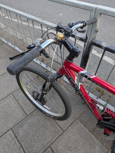 Mountain bike sacarcen ikon - mountain,