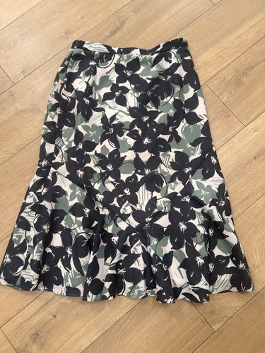 Eastex black and khaki floral - and,