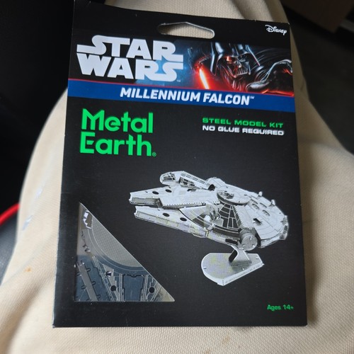 Metal earth star wars - earth,