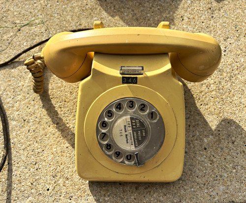 1940s vintage beige rotary - 1940s,