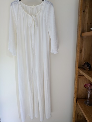 Vintage triumph housecoat - vintage,