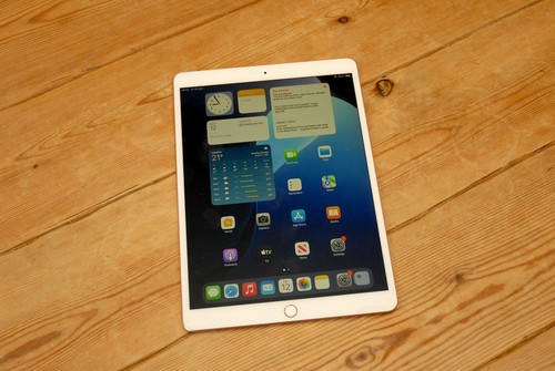 Apple ipad air wifi - (64gb),
