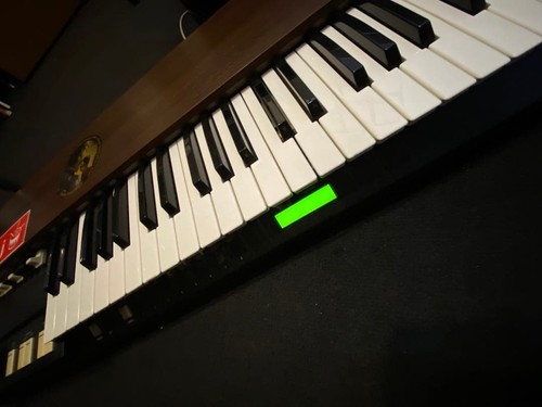 Hammond drawbar organ - xb-2,