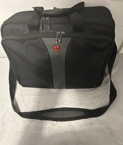 Wenger 16in padded nylon - wenger,