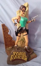 VINTAGE Tomb Raider Lara Croft Eidos Statue With 2 Removable Pistols