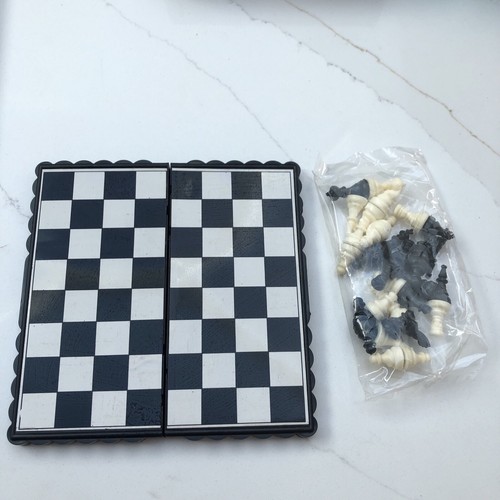 Miniature chess set pocket - miniature,