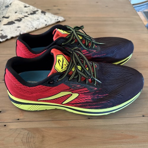 Newton gravity men running - men's,