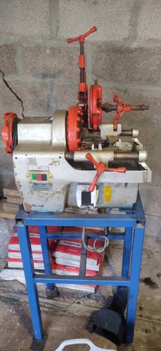 Pipe threader with ridgid - with, 300