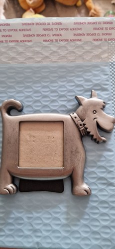Dog shape small vintage pewter - shape,