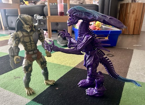 Alien queen predator figures - predator,